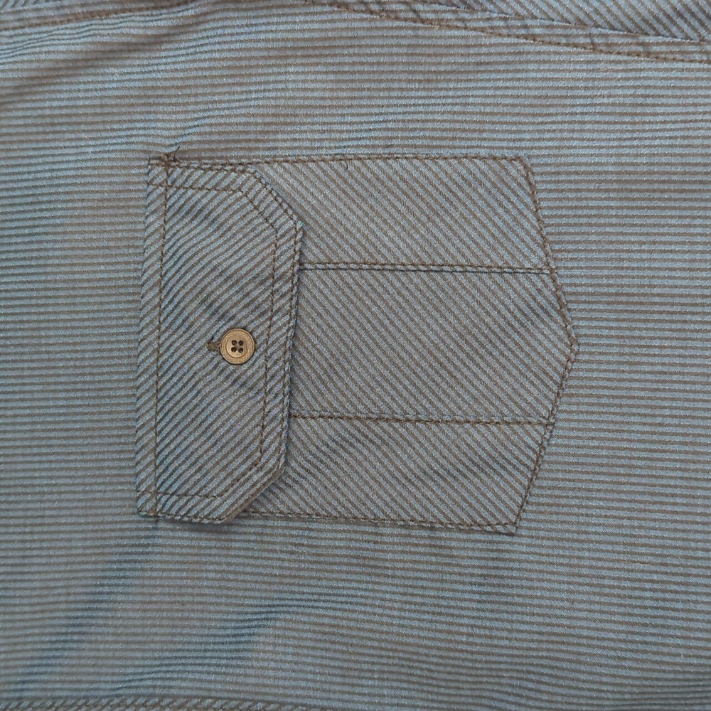 Buckle button down - Picture 3 of 3
